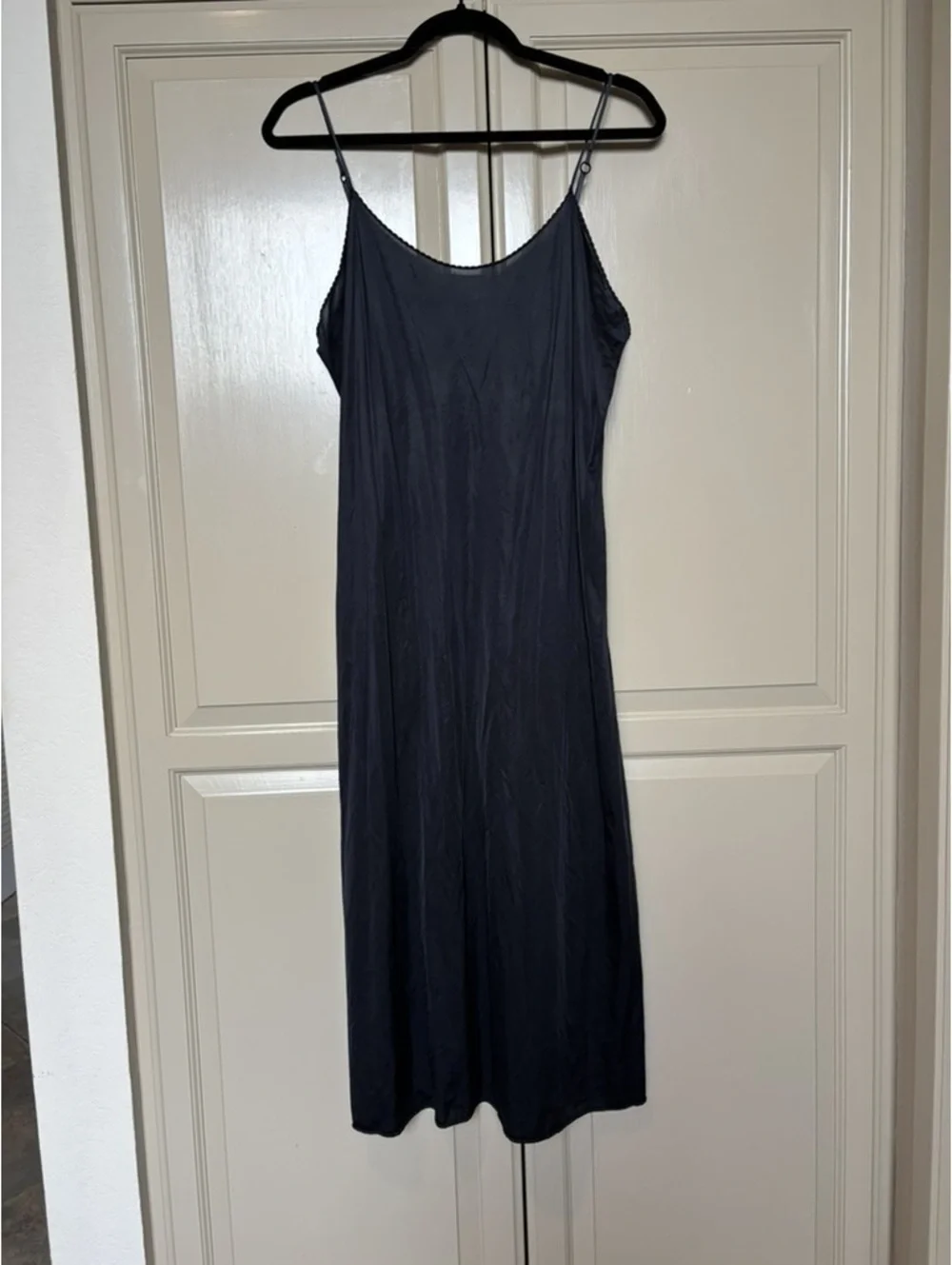 Vintage Vanity Fair Black Nylon Spaghetti Strap Midi Slip Sz 36 fits Modern M